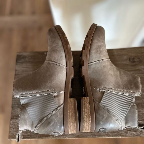 - Sorel Women’s Emelie™ III Chelsea Waterproof taupe worn once - Picture 9 of 9